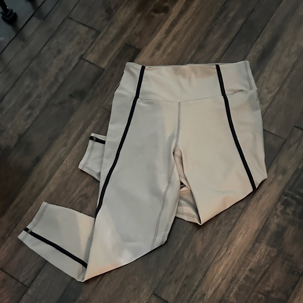 Abercrombie and Fitch YPB leggings